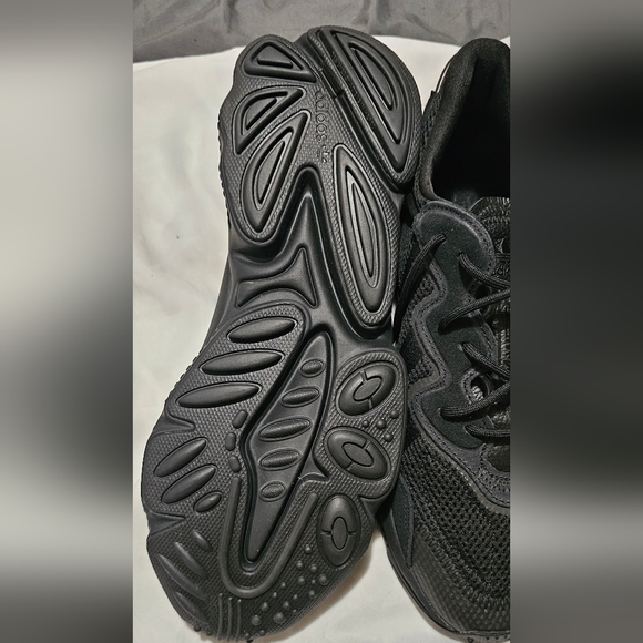 Shoes - Picture 2 of 4